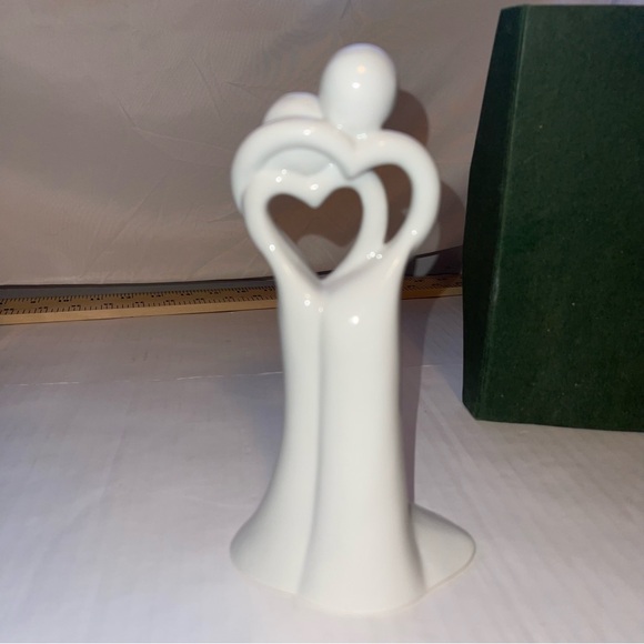 Abby Press Shamrock Wedding Bell Cake Top Table Top Couple Joined in Love - Picture 6 of 6